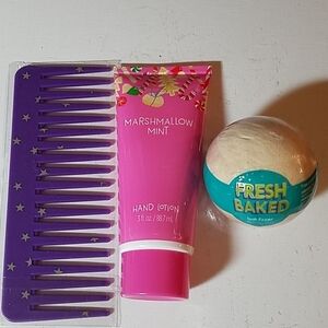 Tolietry Set of 3 Items